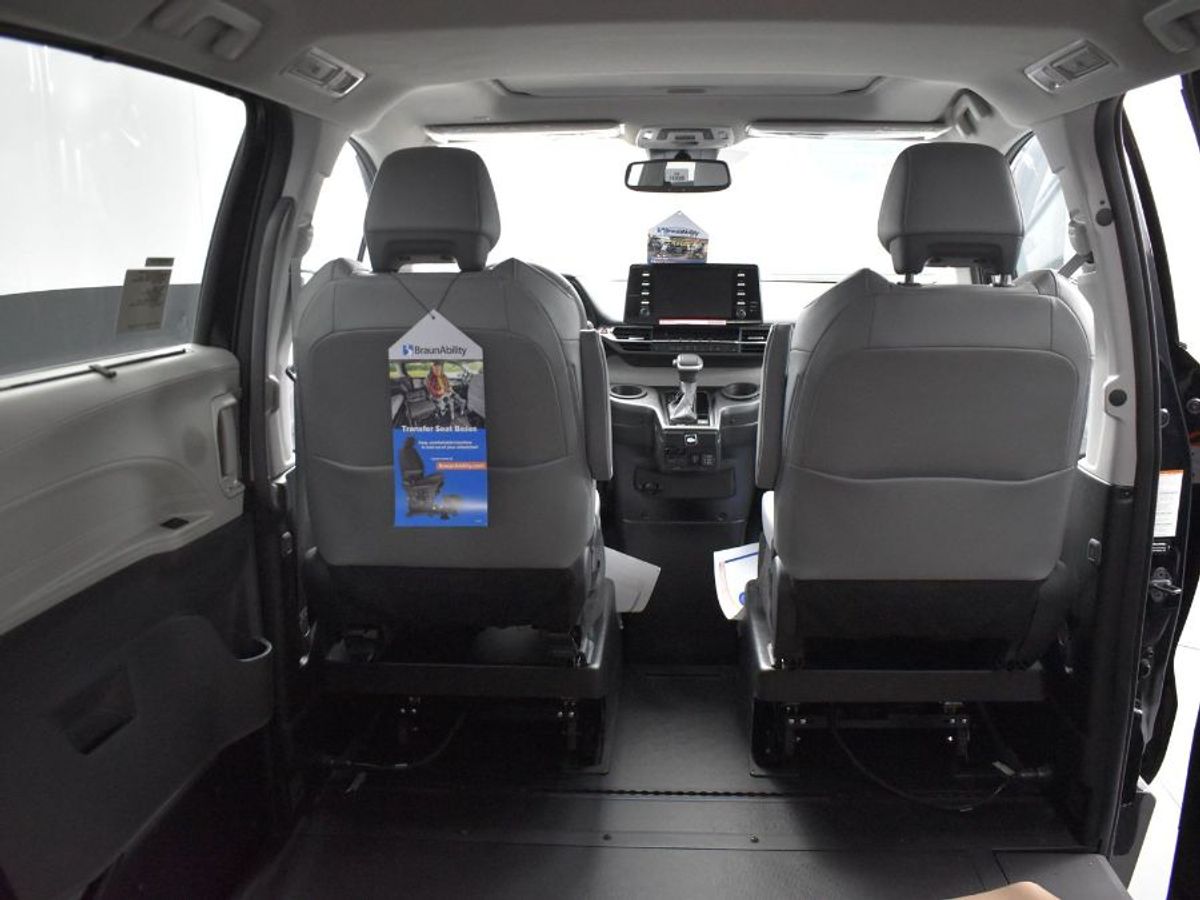 2024 TOYOTA SIENNA - Image 8