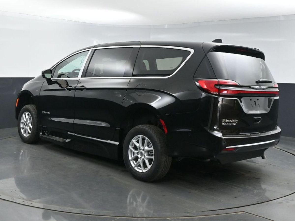 2025 CHRYSLER PACIFICA - Image 22
