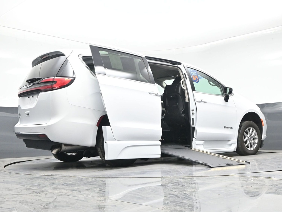 Used 2024 Chrysler Pacifica Touring L - BraunAbility Side Entry Entry In Floor Automatic Ramp
