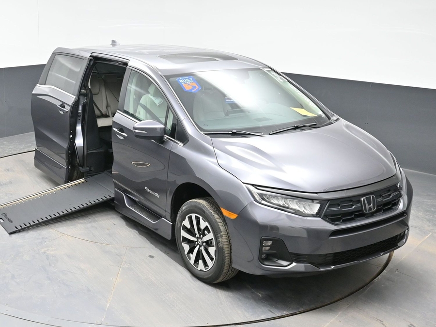 Grey Honda Odyssey image number 19