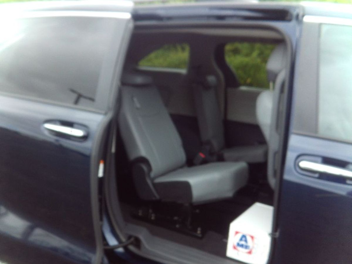 2024 TOYOTA SIENNA - Image 12