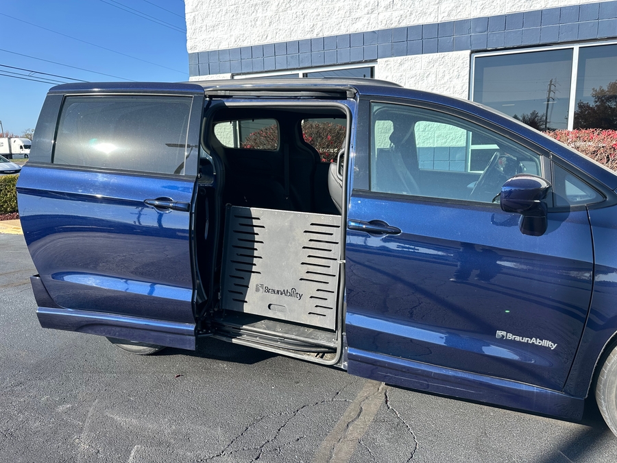Used 2020 Chrysler Pacifica Touring L Sport - BraunAbility Side Entry Entry Fold Out Automatic Ramp