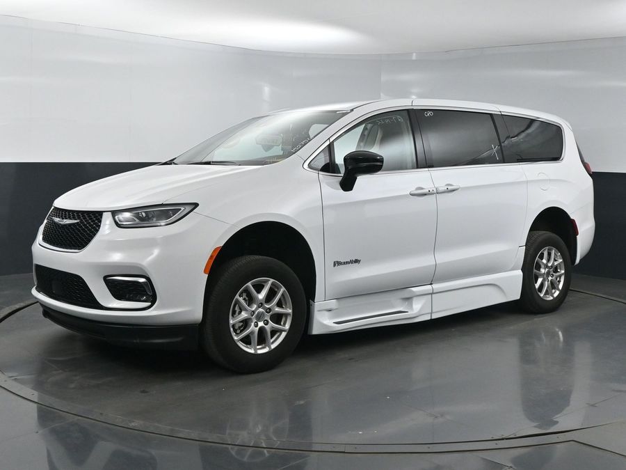 Used 2024 Chrysler Pacifica Touring L - BraunAbility Side Entry Entry Fold Out Automatic Ramp