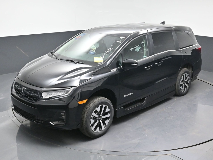 Black Honda Odyssey image number 21