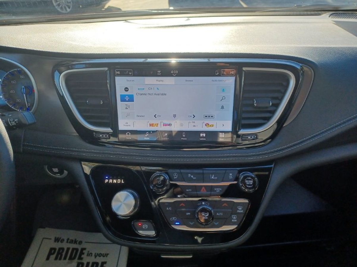 Red Chrysler Pacifica image number 11