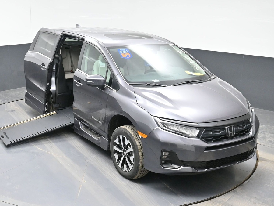 Grey Honda Odyssey image number 22