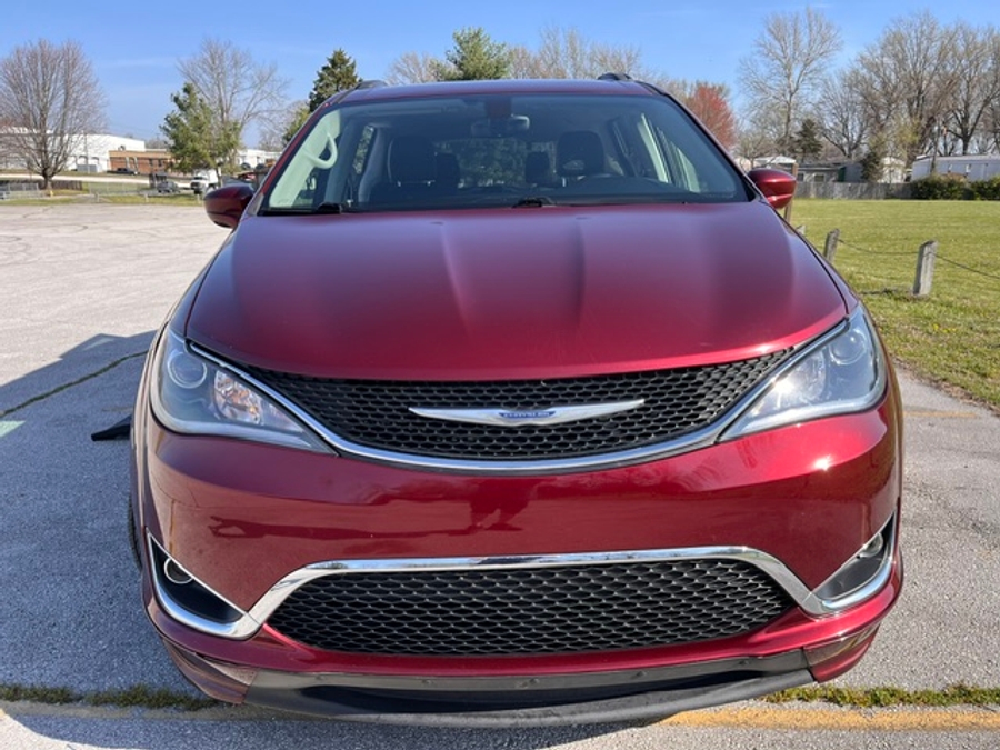 Used 2017 Chrysler Pacifica Touring L - BraunAbility Side Entry Entry Fold Out Automatic Ramp