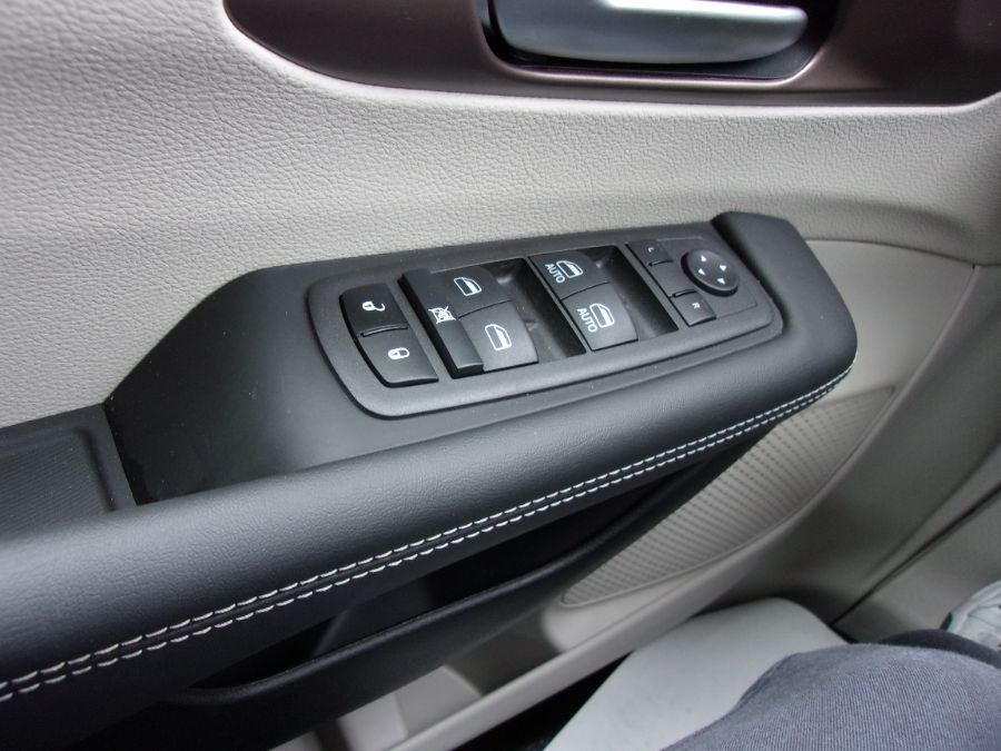 2022 CHRYSLER VOYAGER - Image 18