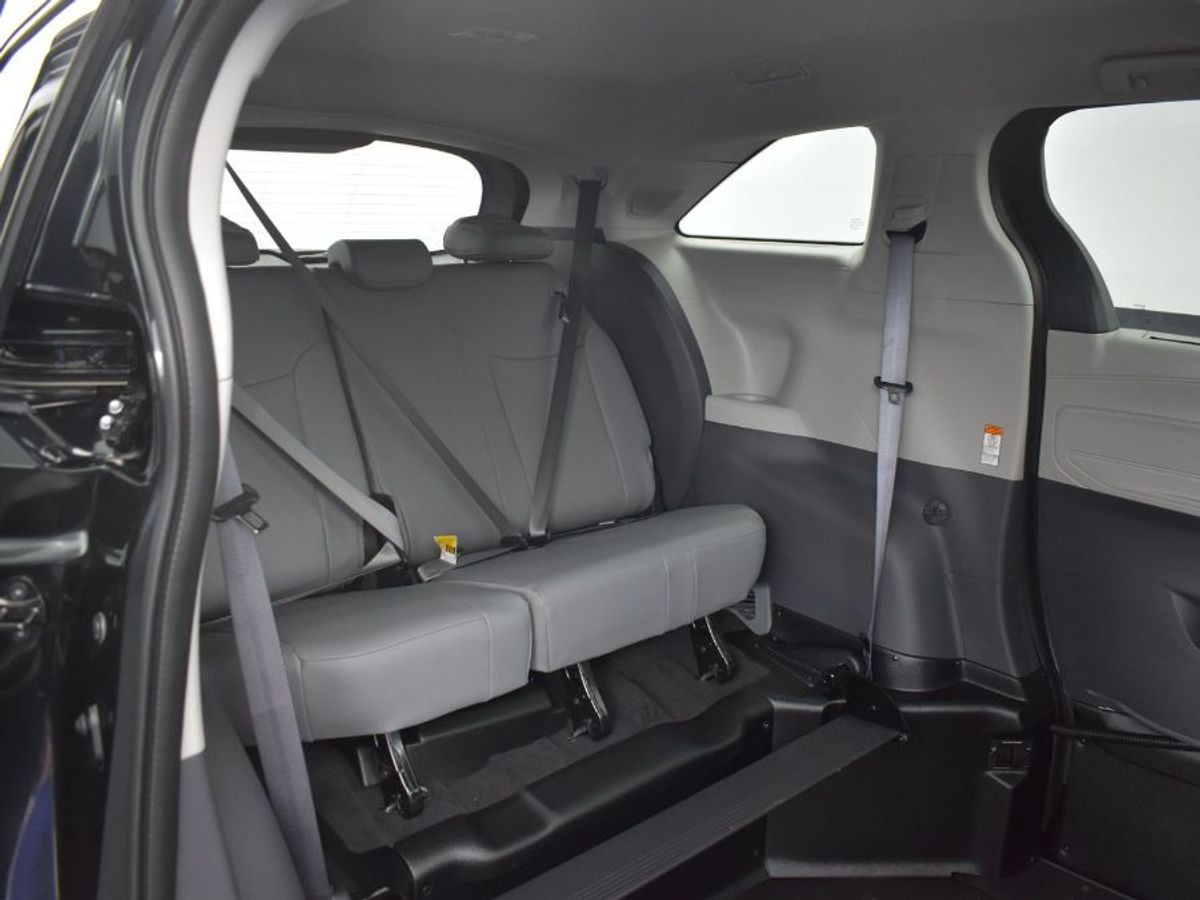 Black Toyota Sienna image number 2