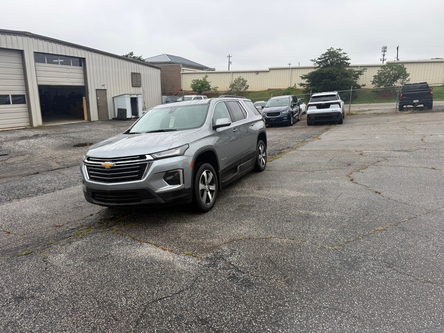 Grey Chevrolet Traverse image number 6