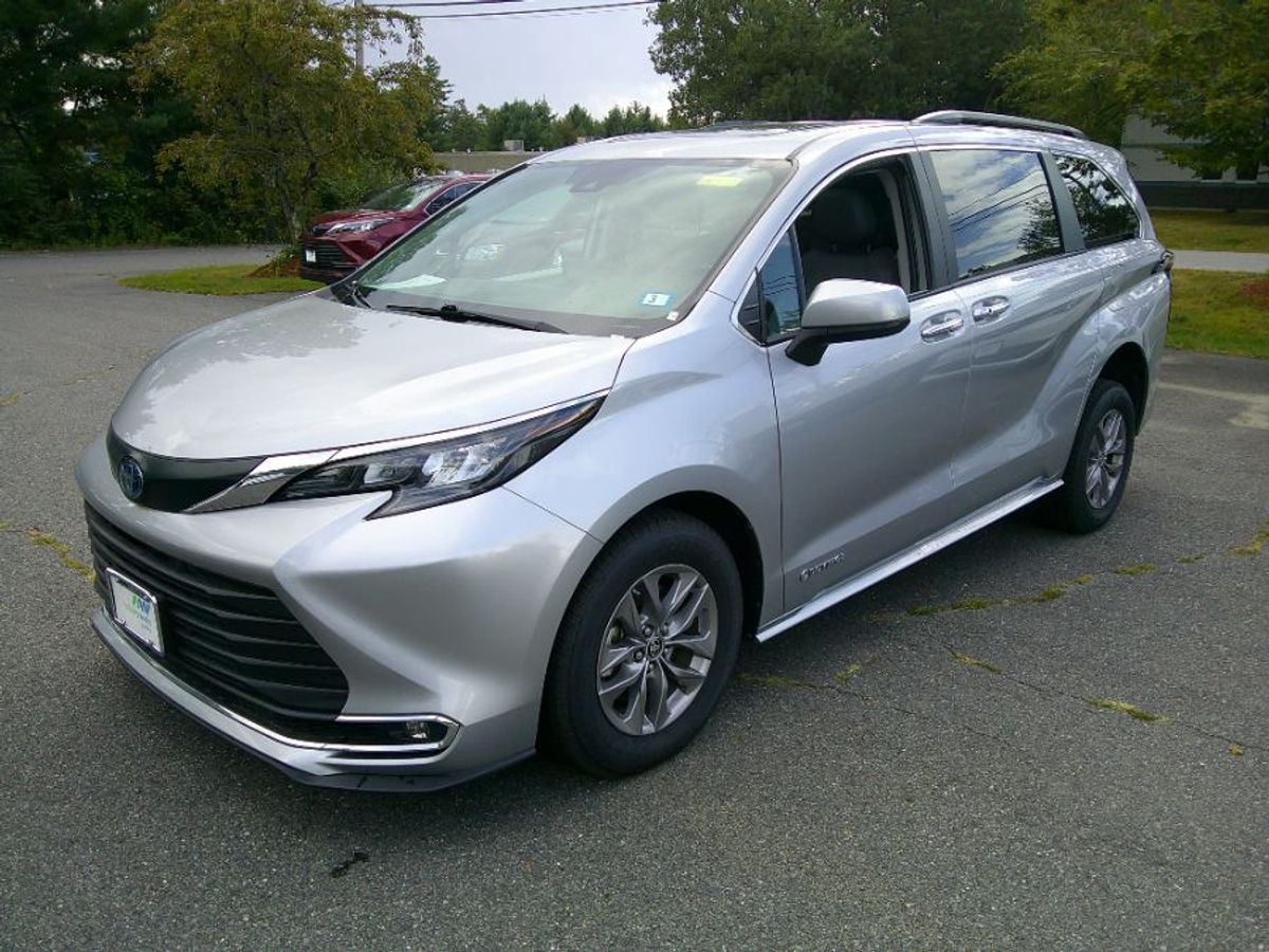 2024 TOYOTA SIENNA - Image 5