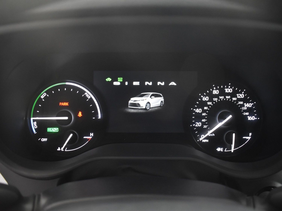 New 2025 Toyota Sienna Hybrid XLE Plus - BraunAbility Side Entry Entry In Floor Automatic Ramp