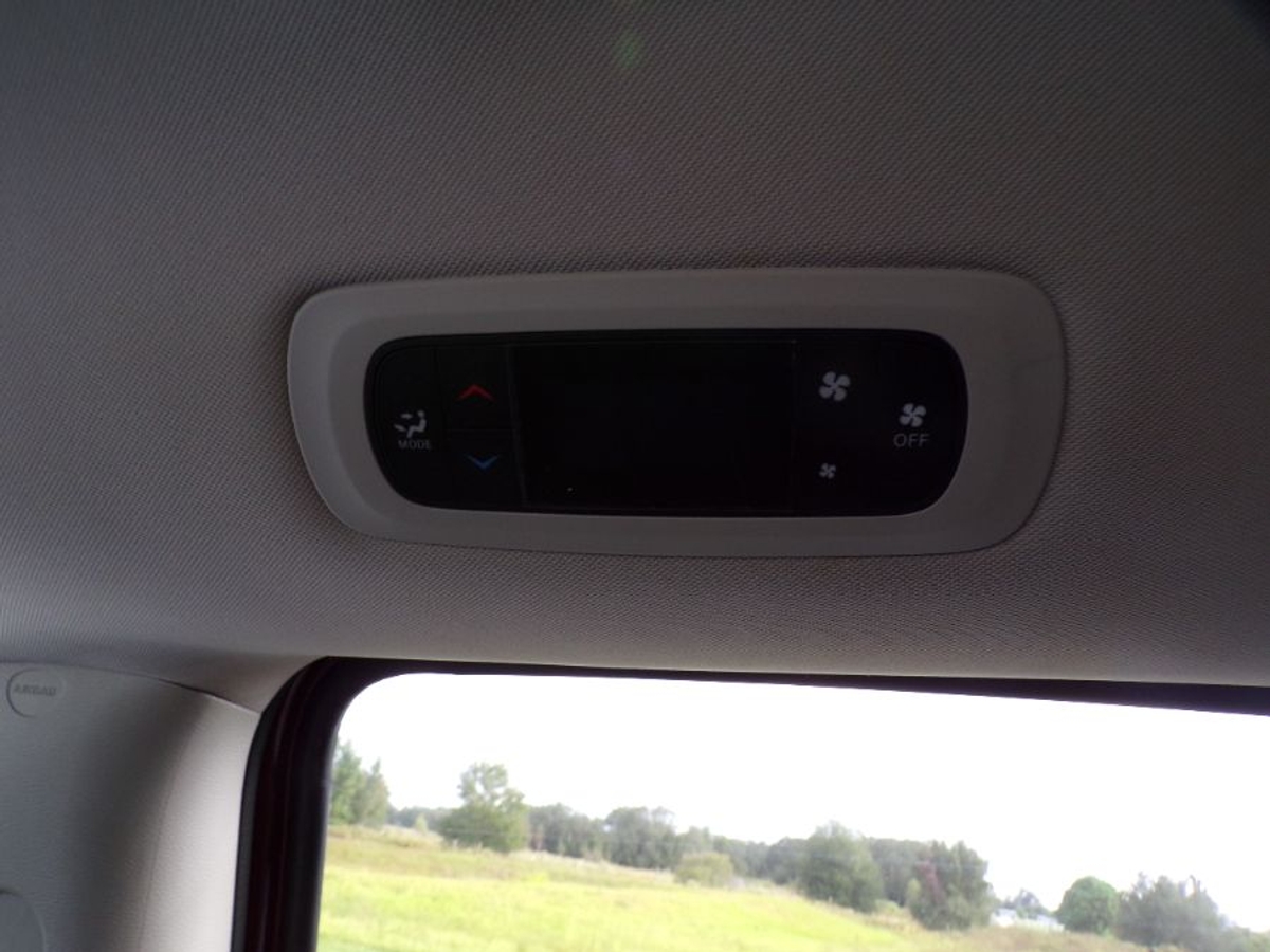 2023 CHRYSLER VOYAGER - Image 19