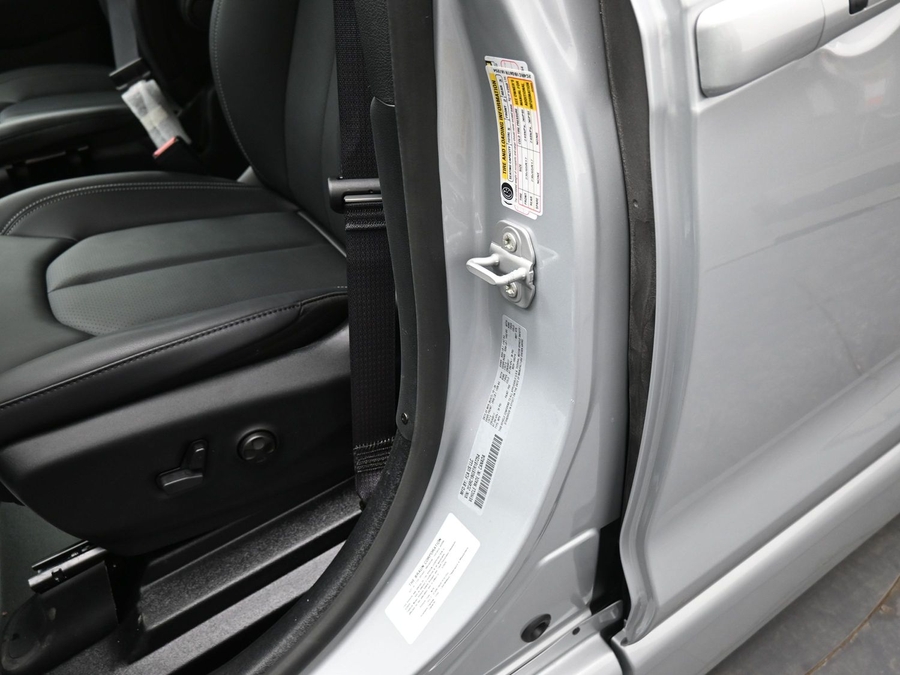 New 2026 Chrysler Pacifica Select Safety - BraunAbility Side Entry Entry Fold Out Automatic Ramp