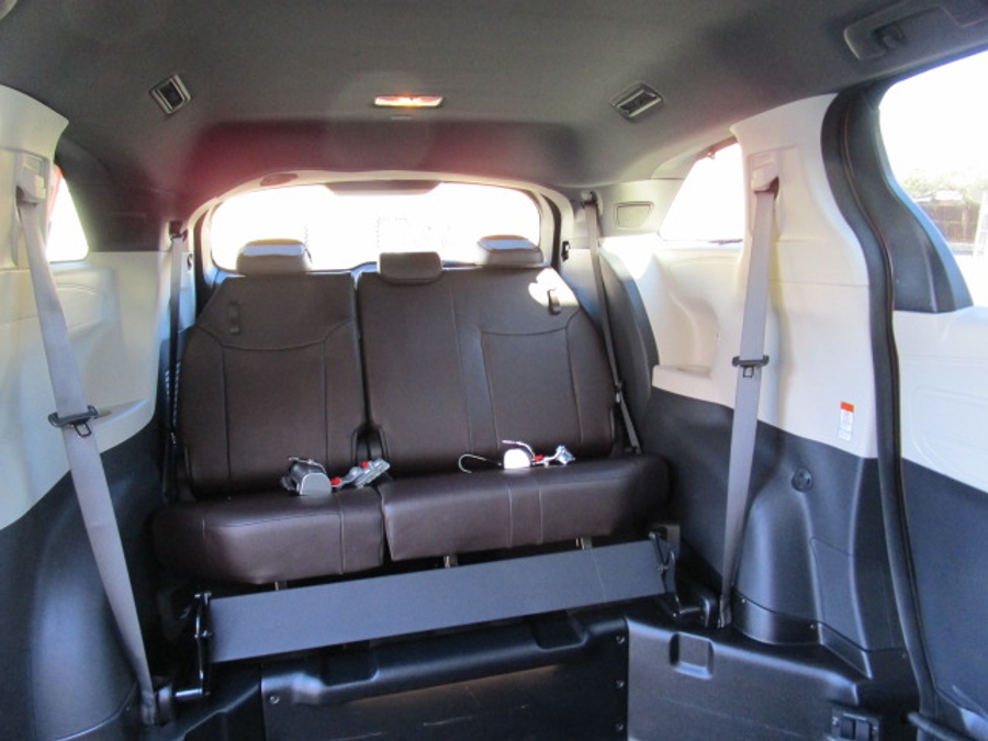Used 2022 Toyota Sienna Hybrid Platinum - BraunAbility Side Entry Entry In Floor Automatic Ramp