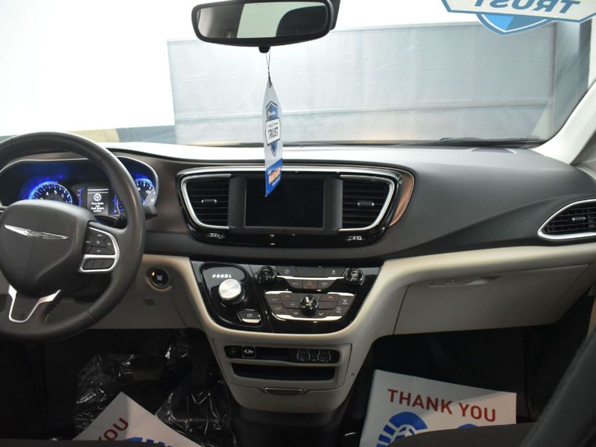 2023 CHRYSLER VOYAGER - Image 13