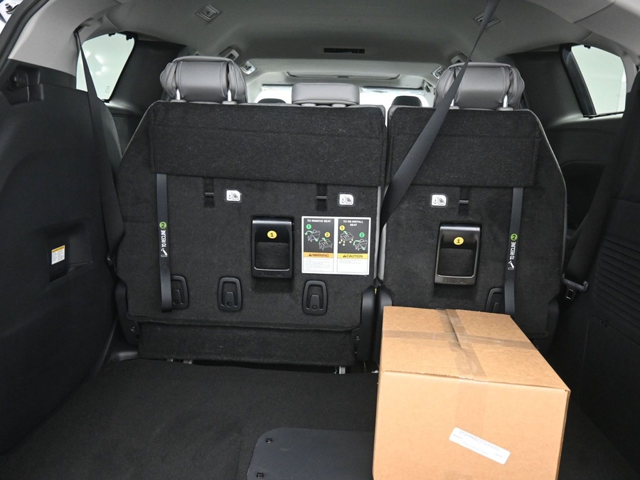 New 2026 Toyota Sienna Hybrid XLE Base - BraunAbility Side Entry Entry Fold Out Automatic Ramp
