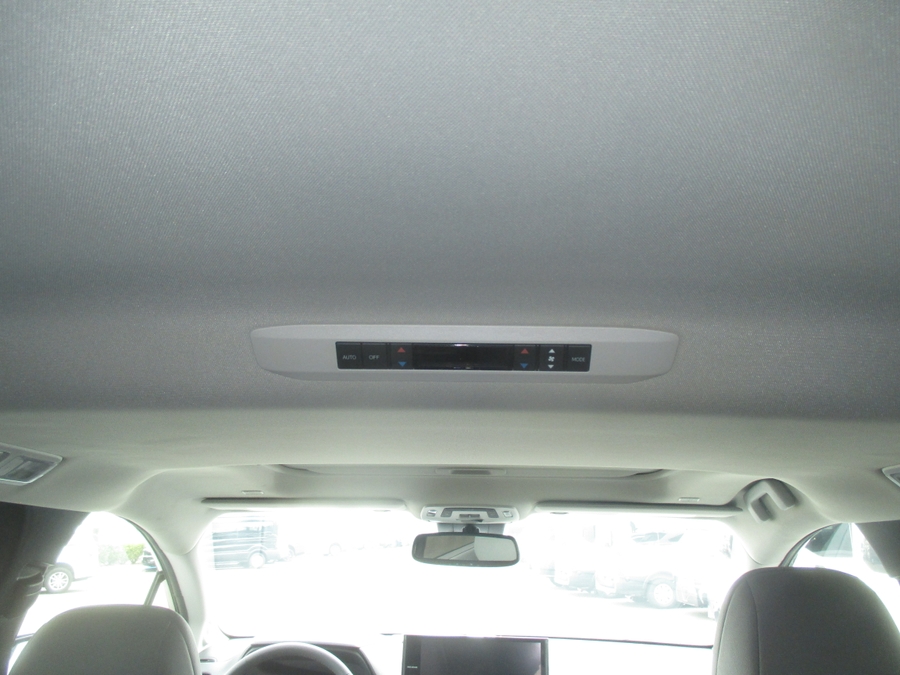 Black Toyota Sienna image number 12