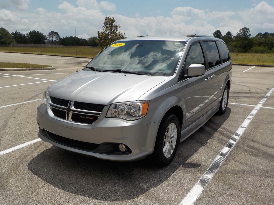 Silver Dodge Grand Caravan image number 2
