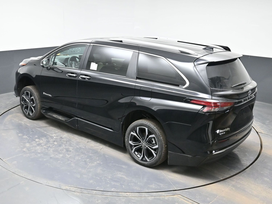New 2025 Toyota Sienna Hybrid Platinum - BraunAbility Side Entry Entry In Floor Automatic Ramp