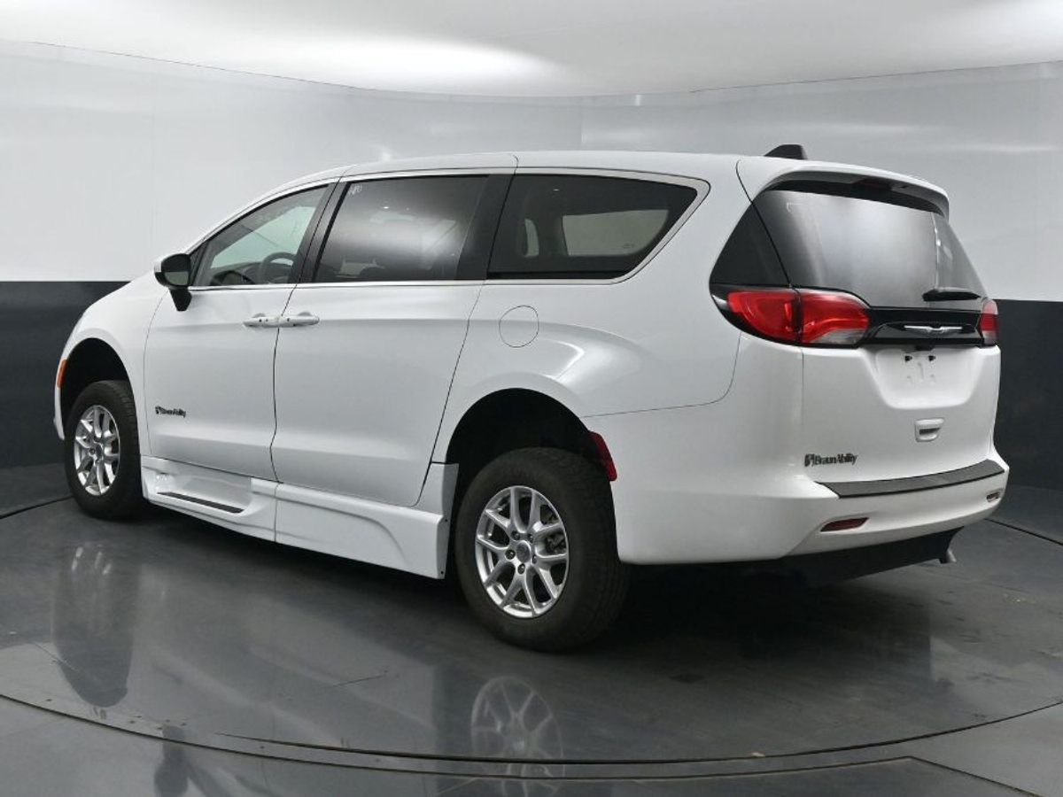 2023 CHRYSLER VOYAGER - Image 6