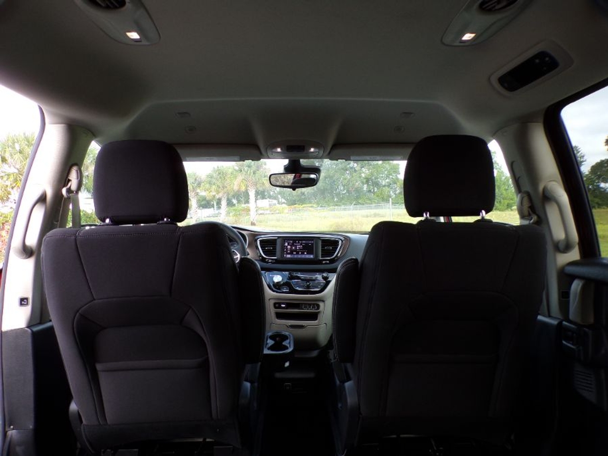 2023 CHRYSLER VOYAGER - Image 18