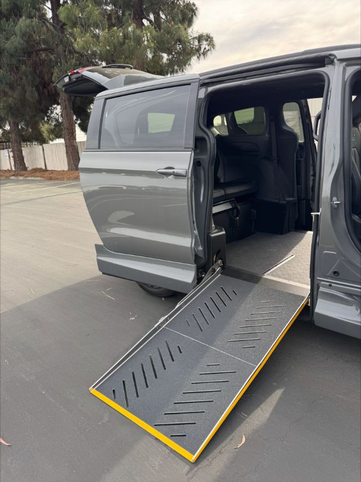 2024 CHRYSLER PACIFICA - Image 2