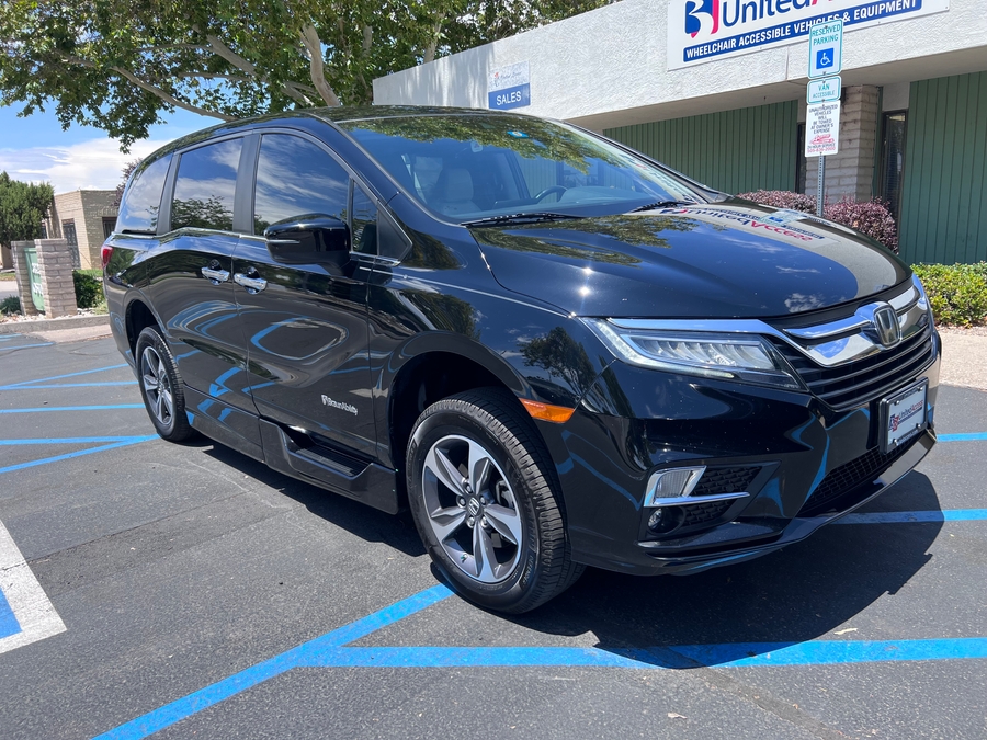 Used 2019 Honda Odyssey Touring - BraunAbility Side Entry In Floor Automatic Ramp