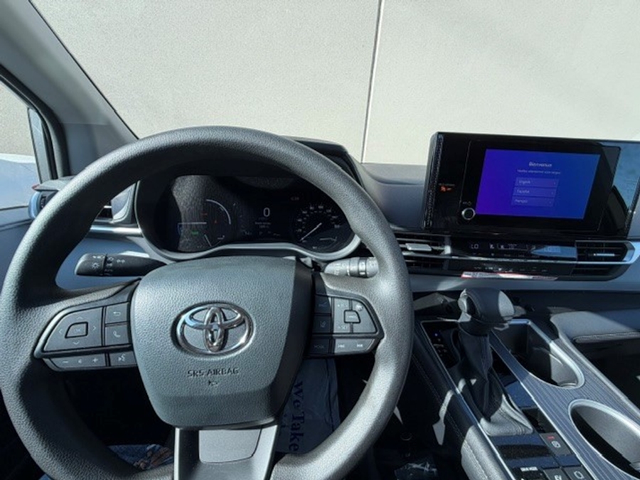 New 2026 Toyota Sienna Hybrid LE - Vantage Mobility Rear Entry Fold Out Manual Ramp
