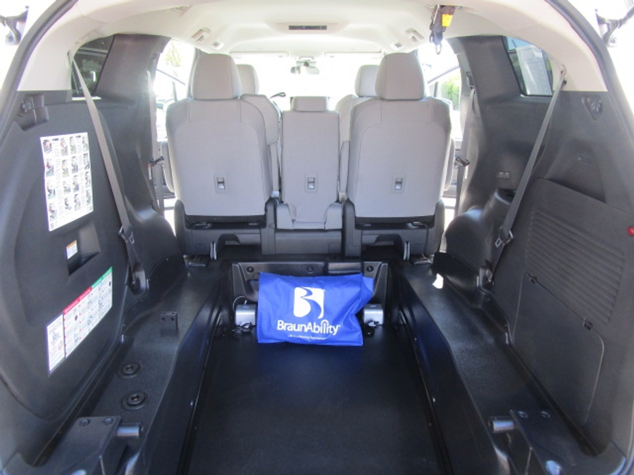 New 2025 Toyota Sienna Hybrid LE - BraunAbility Commercial Rear Entry Entry Fold Out Manual Ramp