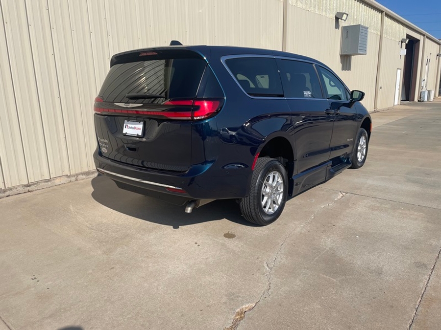Used 2024 Chrysler Pacifica Touring L - BraunAbility Side Entry Fold Out Automatic Ramp