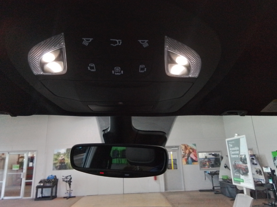 Black Chrysler Pacifica image number 11