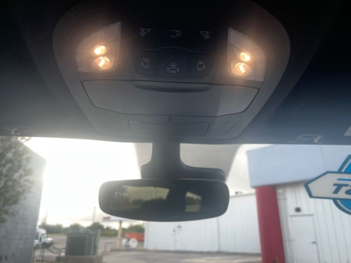 2025 CHRYSLER PACIFICA - Image 11