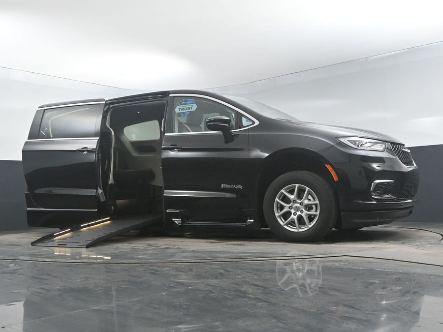 Used 2024 Chrysler Pacifica Touring L - BraunAbility Side Entry Entry Fold Out Automatic Ramp