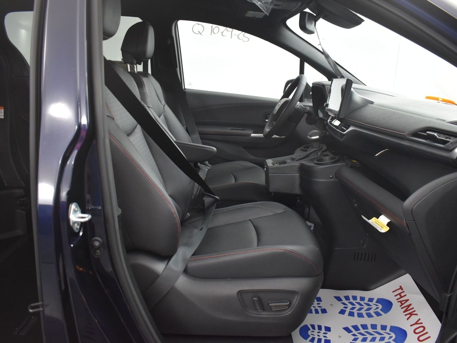 New 2025 Toyota Sienna Hybrid XSE Sport - BraunAbility Side Entry Entry In Floor Automatic Ramp