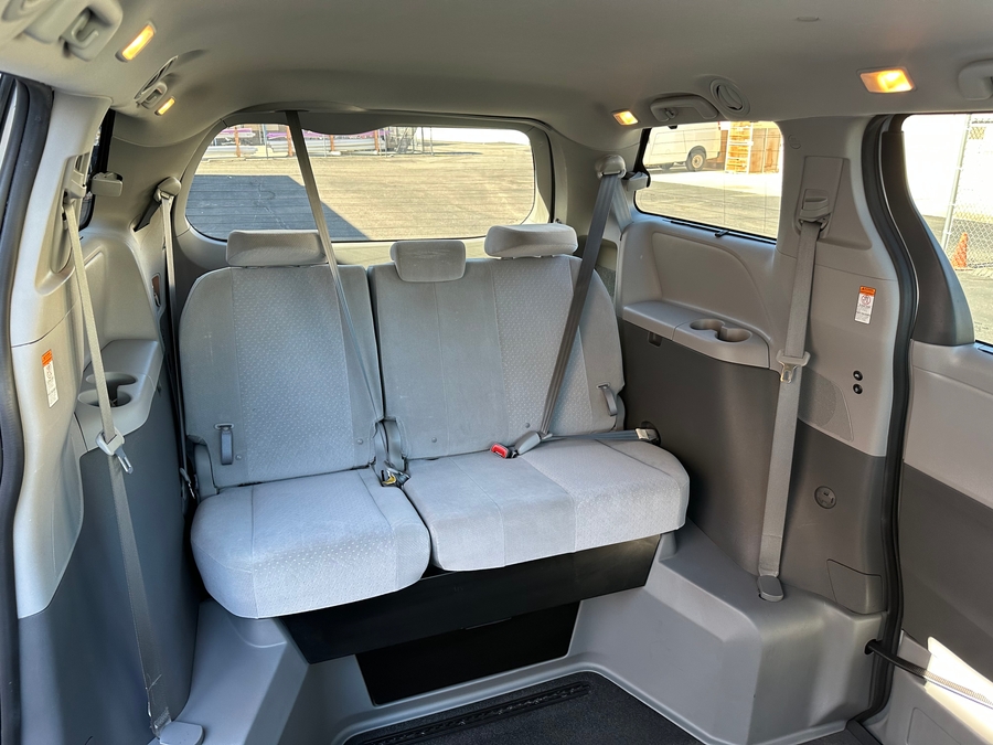 Used 2020 Toyota Sienna LE - VMI Side Entry Entry In Floor Automatic Ramp