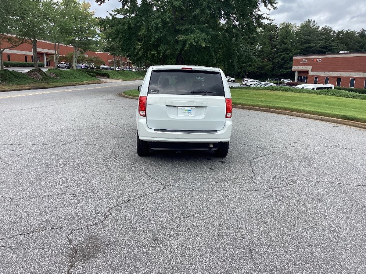 White Dodge Grand Caravan image number 3