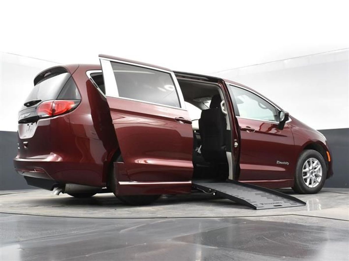 2023 CHRYSLER VOYAGER - Image 3