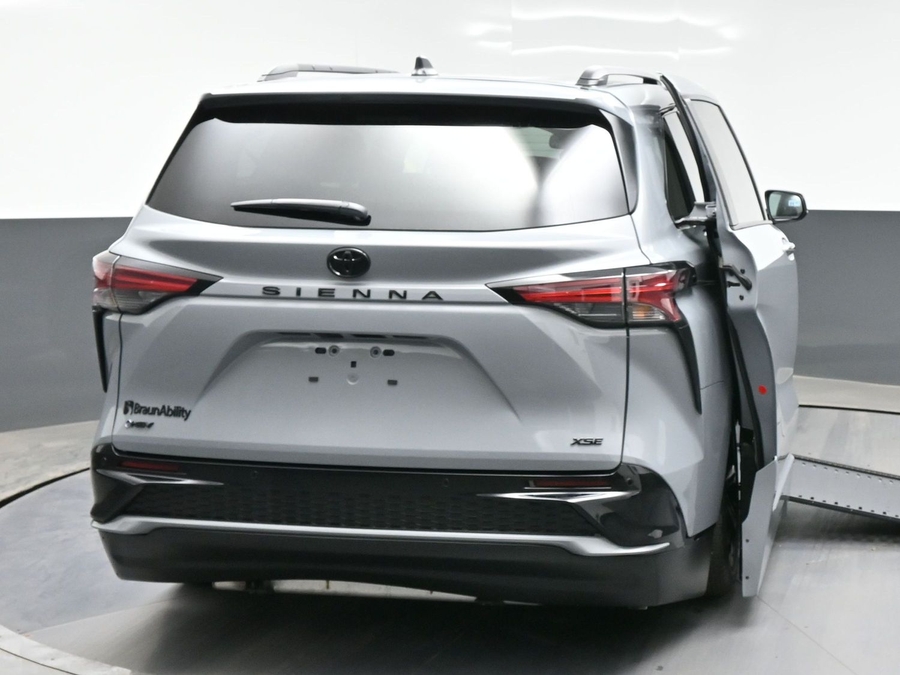 New 2026 Toyota Sienna Hybrid XSE Sport - BraunAbility Side Entry Entry In Floor Automatic Ramp