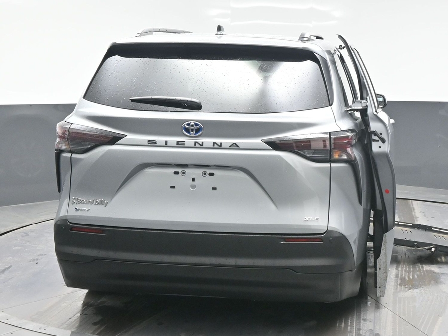 New 2025 Toyota Sienna Hybrid XLE Plus - BraunAbility Side Entry Entry Fold Out Automatic Ramp