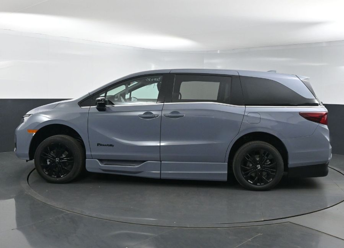Grey Honda Odyssey image number 4