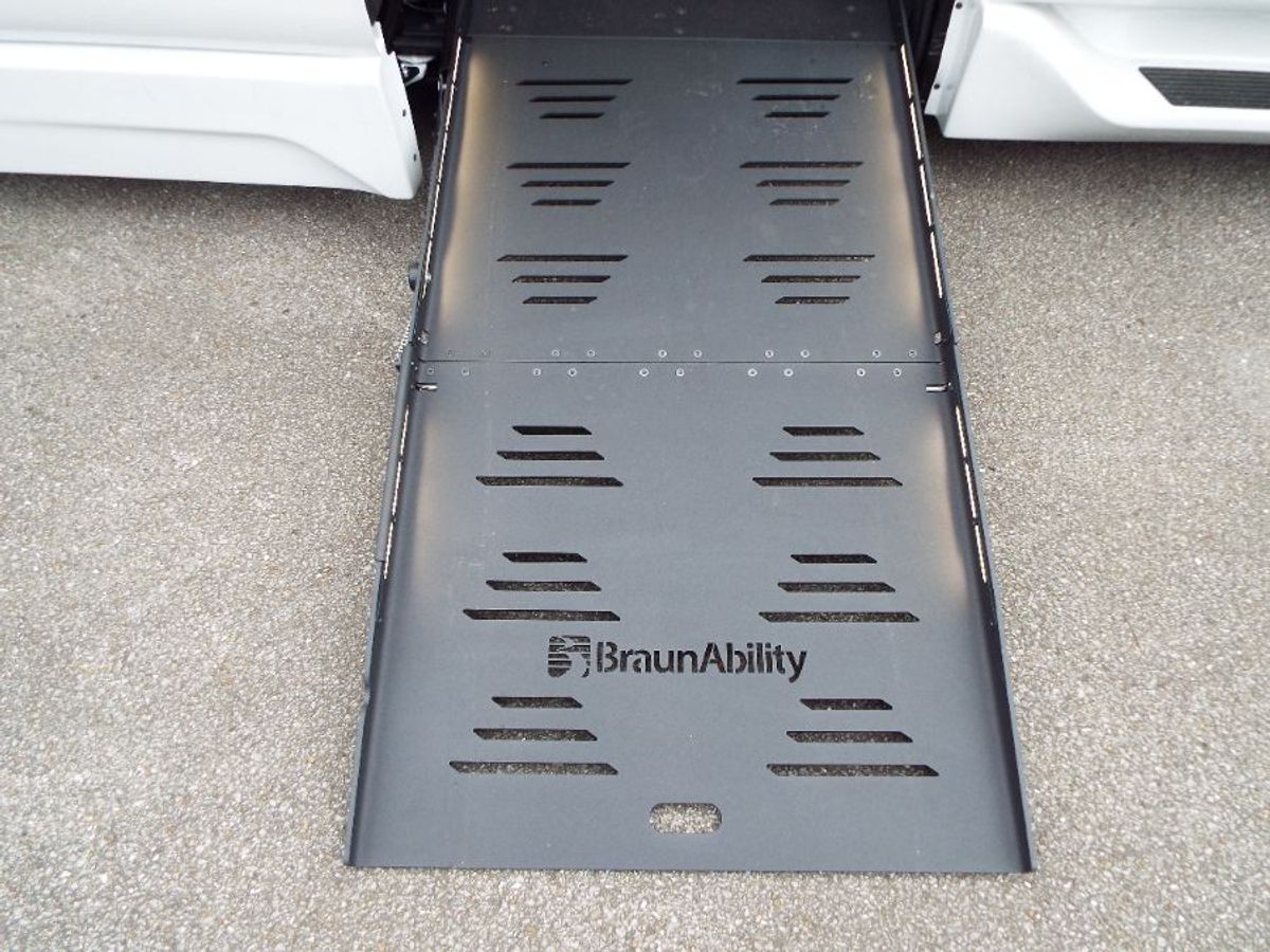 2024 TOYOTA SIENNA - Image 30