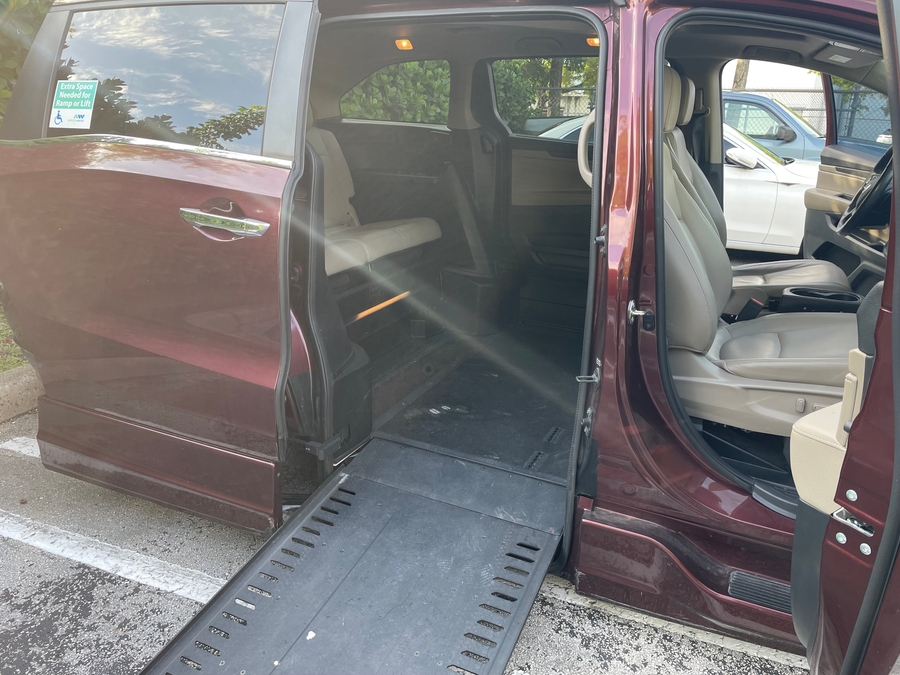 2020 Honda Odyssey EX-L - Photo 7