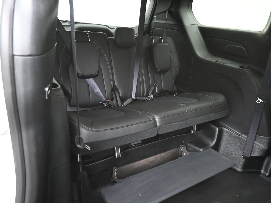 White Chrysler Pacifica image number 9