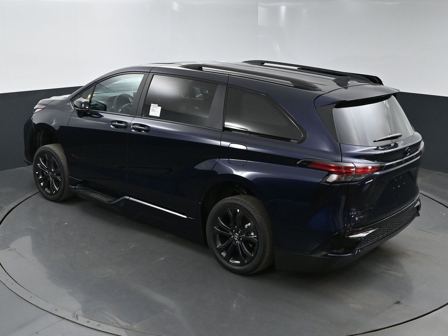 New 2025 Toyota Sienna Hybrid XSE Sport - BraunAbility Side Entry Entry In Floor Automatic Ramp