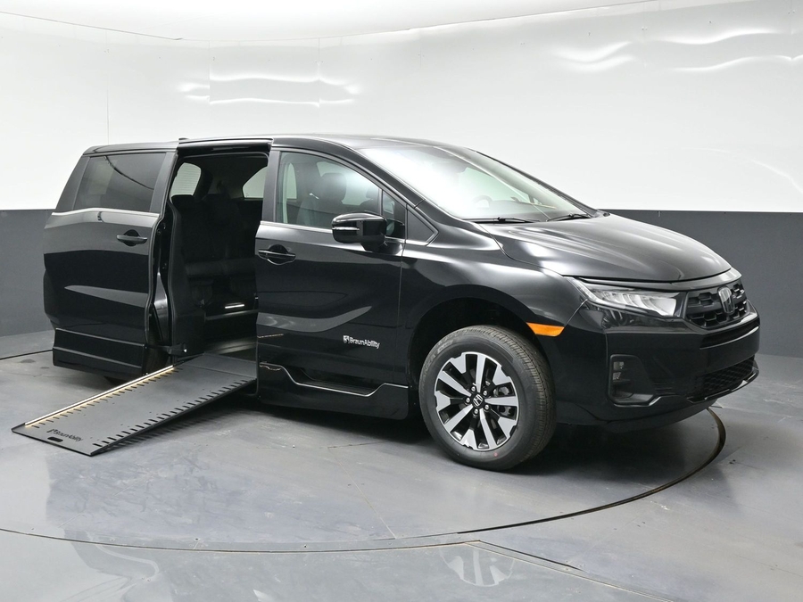 Black Honda Odyssey image number 18