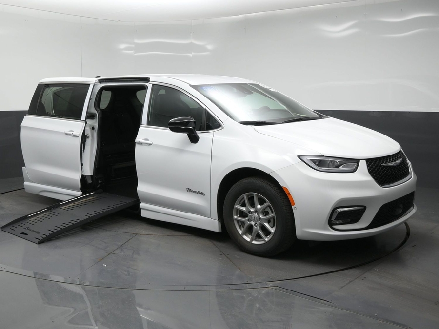 2026 Chrysler Pacifica