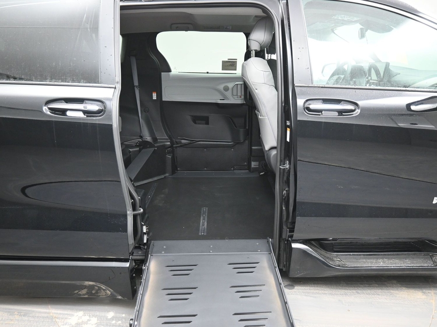 Black Toyota Sienna image number 11