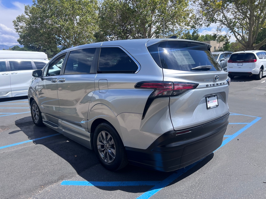 Used 2021 Toyota Sienna Hybrid XLE - VMI Side Entry In Floor Automatic Ramp