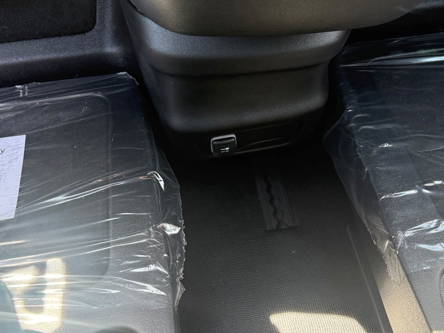 Número de imagen Chrysler Pacifica negro 24